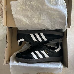 Adidas Sambas ADV Core Black / Cloud White / Gold Metallic